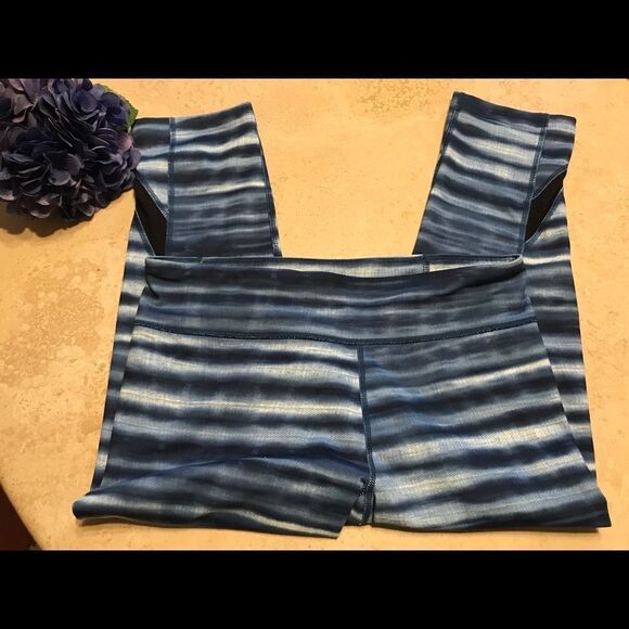 Under Armour blue, grey, white leggings - Picture 11 of 11